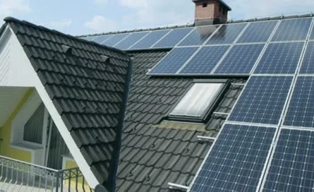 🌞 Before & After: The Stunning Transformation of a Home Solar Makeover