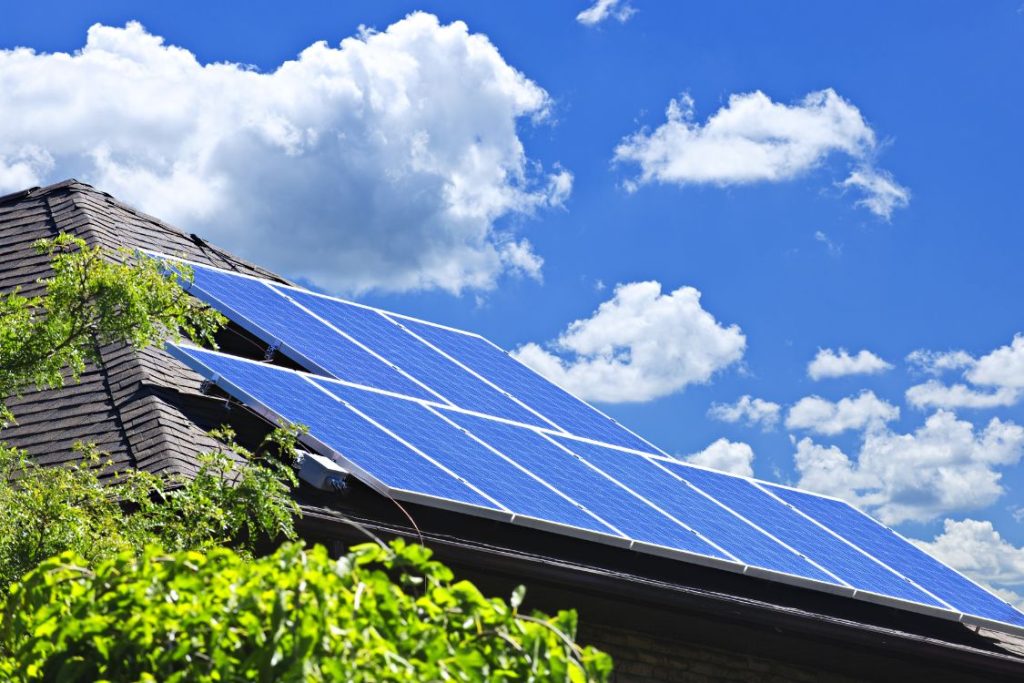 🌞 Solar FAQ: Myths & Facts