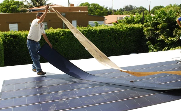 🌞 How Thin-Film Solar Panels Are Changing the Game